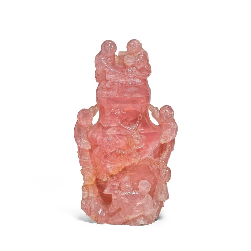 清晚期 粉晶童子紋瓶 | A ROSE QUARTZ 'BOYS' VASE AND COVER - 图1