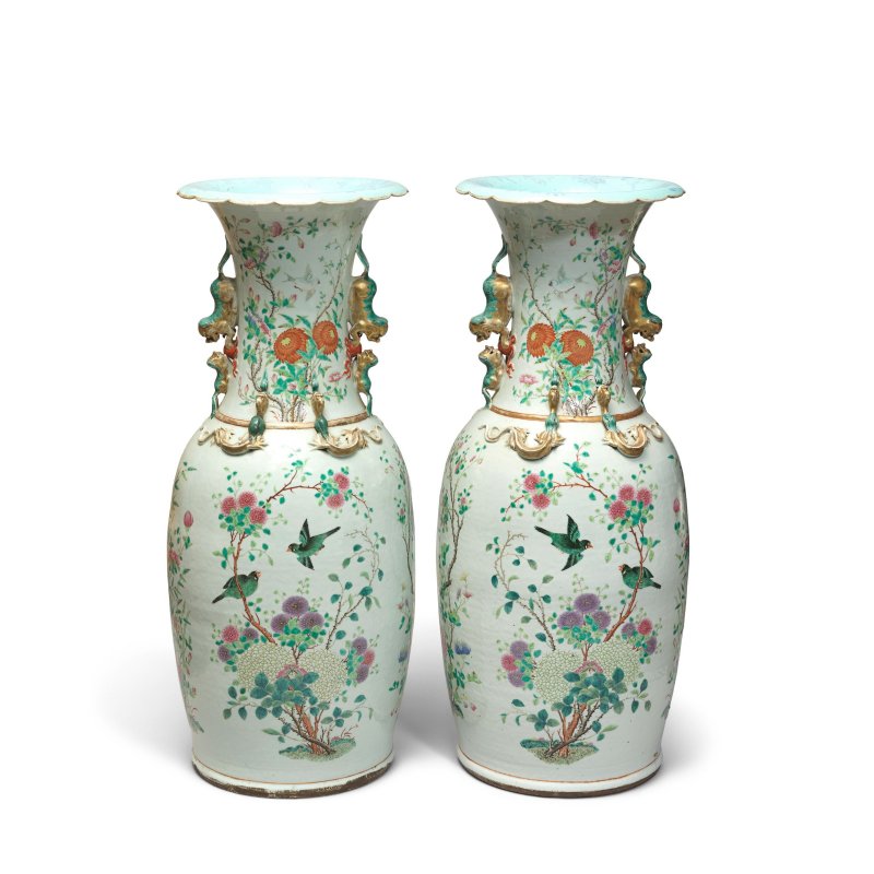 十九世紀 粉彩花鳥紋瓶一對 | A LARGE PAIR OF FAMILLE ROSE VASES - 图1