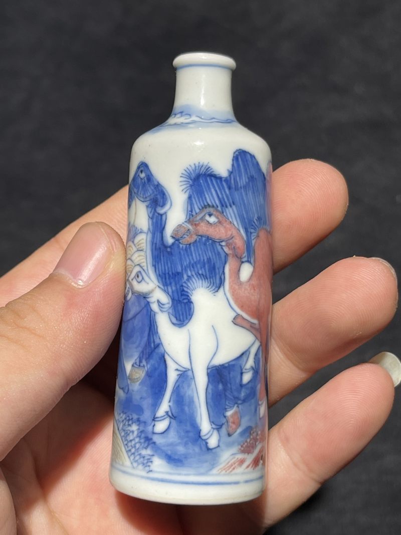 清中期 青花釉里红牧驼纹鼻烟壶 - 图3