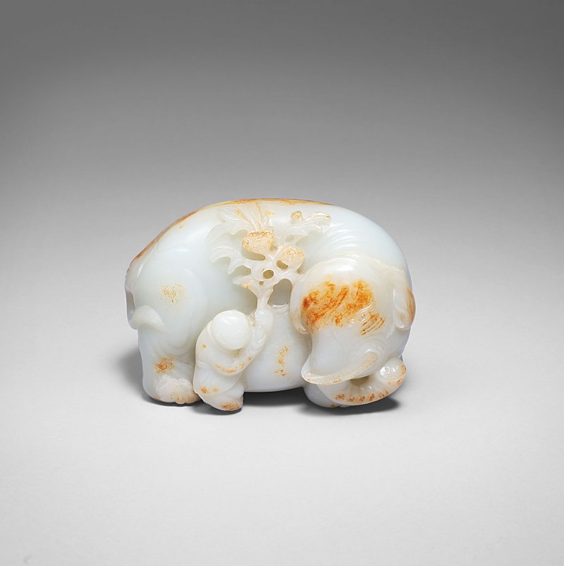 清乾隆 白玉雕童子洗象 | A SUPERB WHITE AND RUSSET JADE CARVING OF AN ELEPHANT AND BOY - 图4