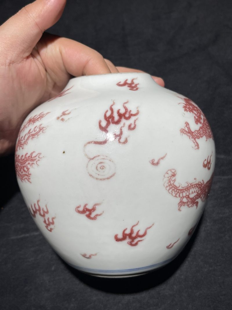 清乾隆 釉里红龙凤呈祥纹天球瓶 - 图3