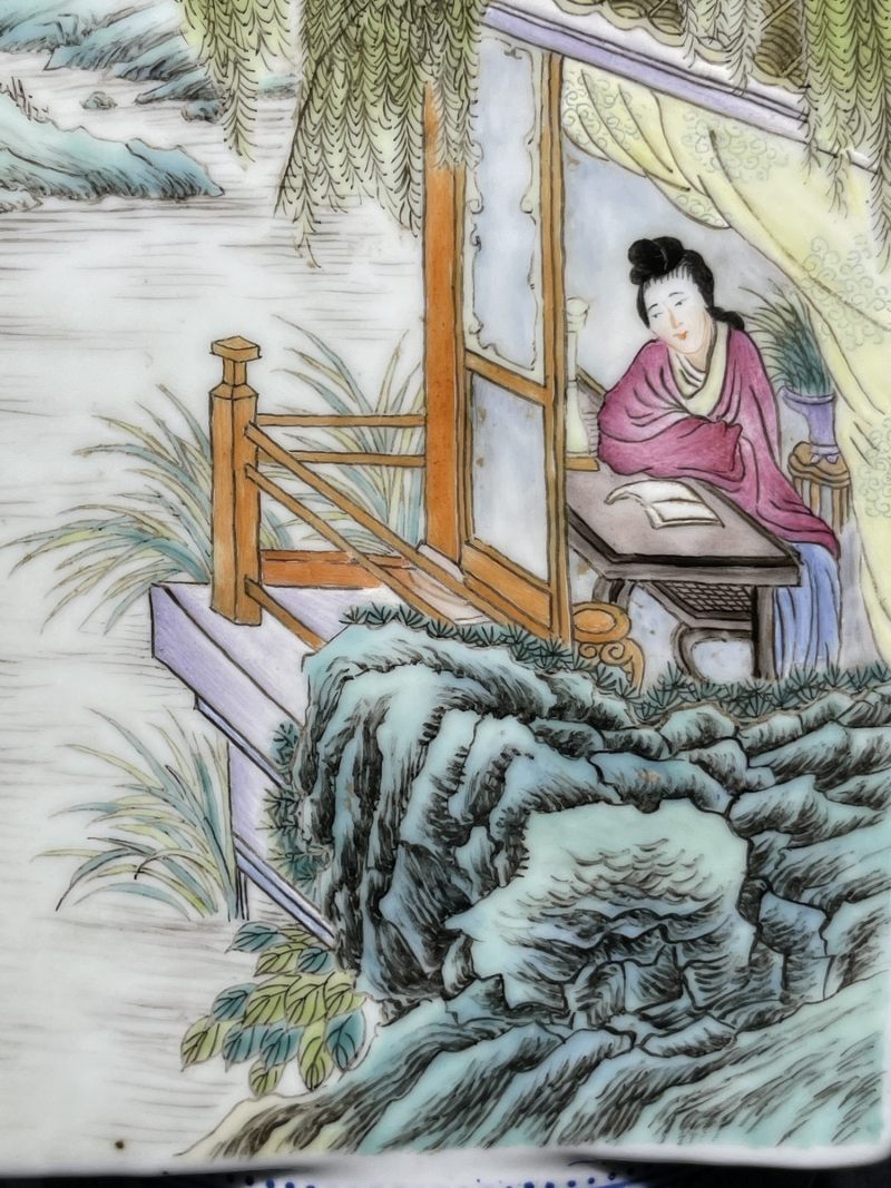 民国 粉彩人物纹琮式瓶 - 图6