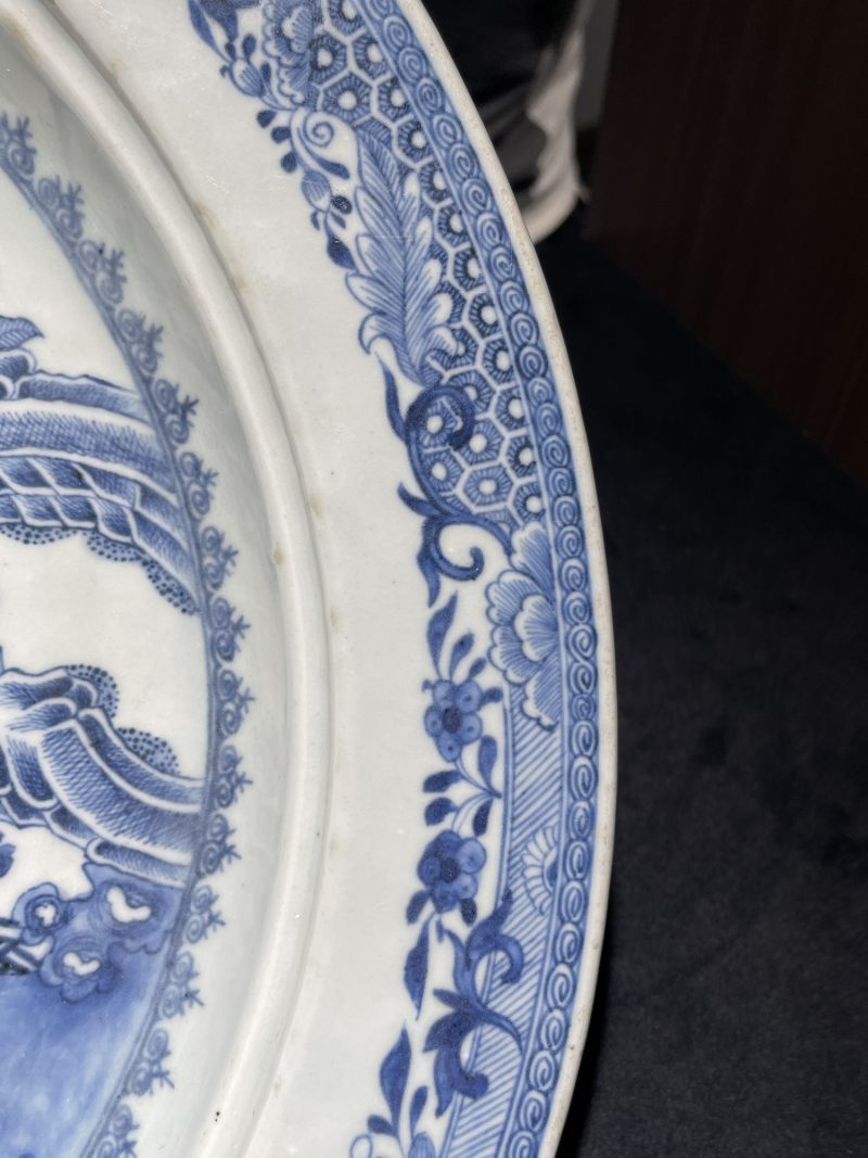 清康熙 青花人物纹大盘 - 图6