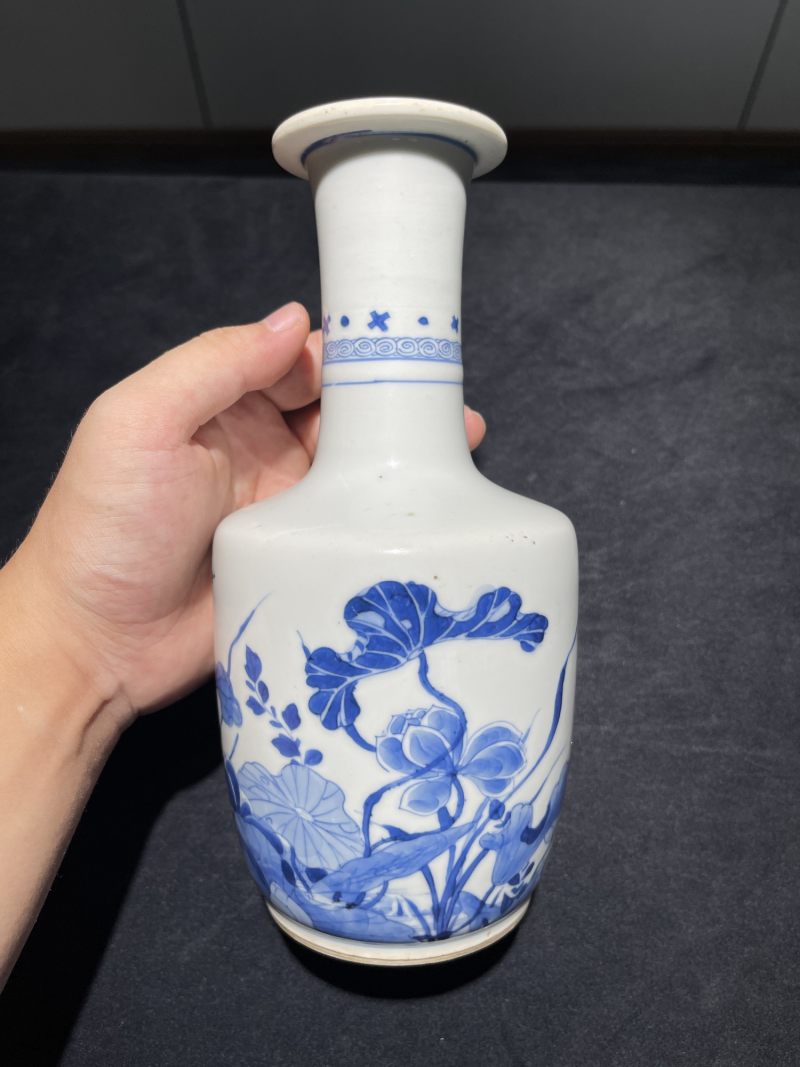 清康熙 青花荷塘月色纹纸槌瓶 - 图3