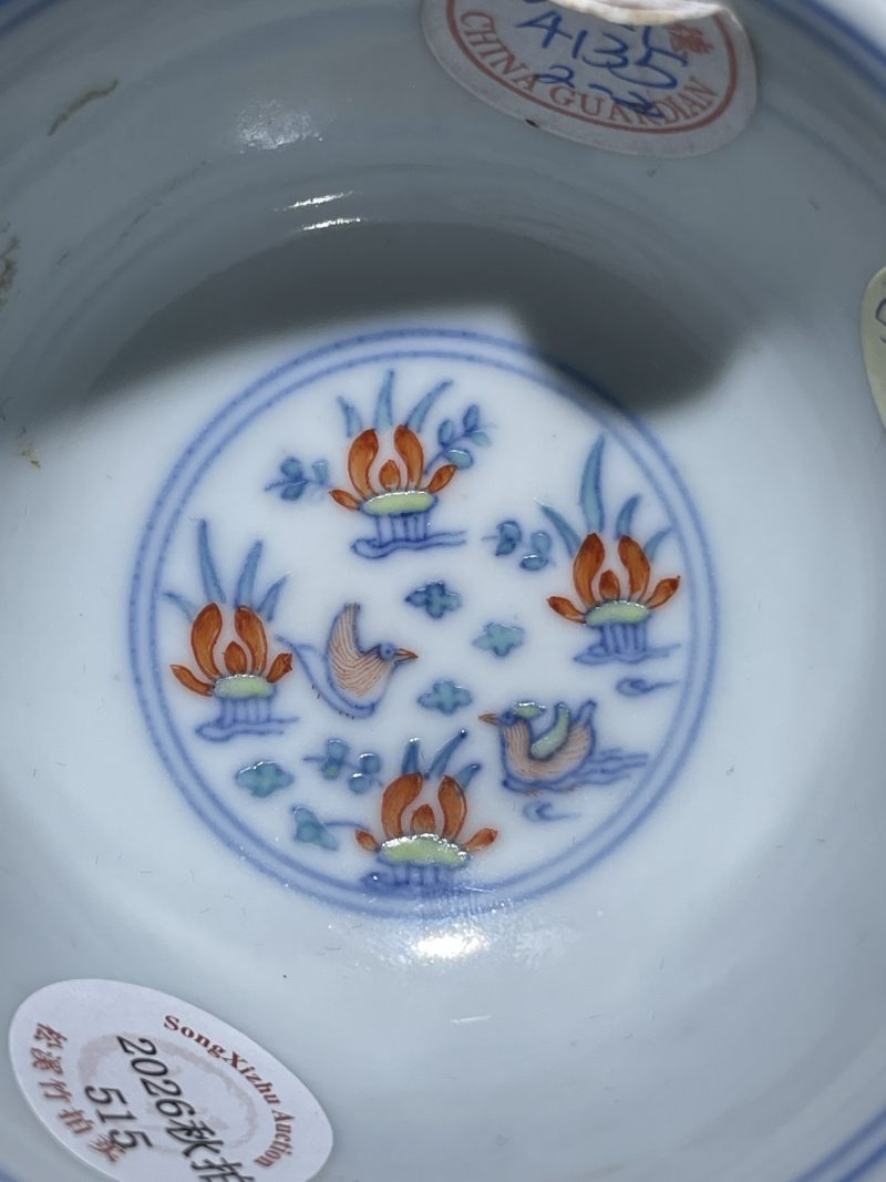 清中期 斗彩莲池鸳鸯纹杯一对 - 图13