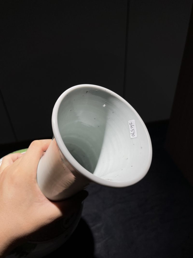清晚期 粉彩钟馗嫁妹纹瓶 - 图8
