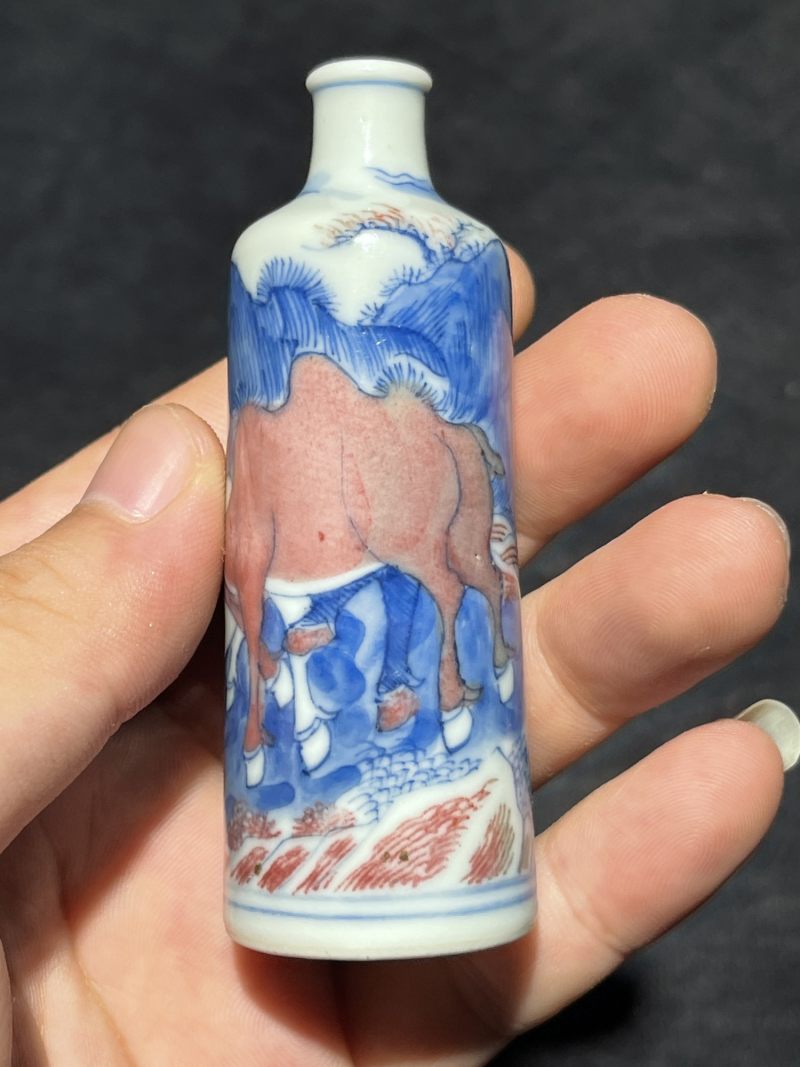 清中期 青花釉里红牧驼纹鼻烟壶 - 图4