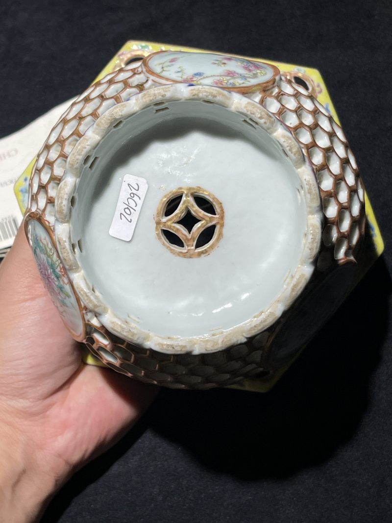 民国 粉彩镂空花篮 - 图10