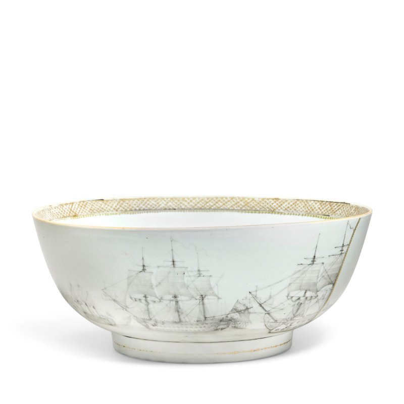 清乾隆 約一七八五年 墨彩桑特海峽戰役圖盌 | A RARE GRISAILLE ENAMEL 'BATTLE OF THE SAINTES' PUNCH BOWL - 图1