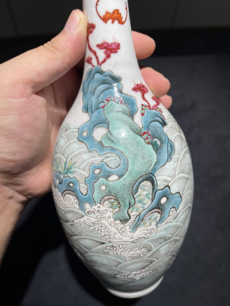 清晚期 粉彩三兽渡河纹橄榄瓶 - 图5