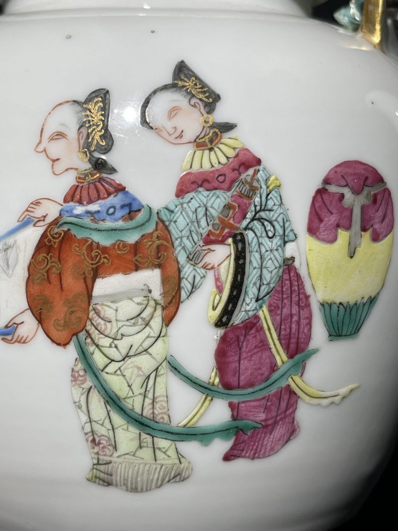 清中期 粉彩仕女纹提梁壶 - 图6
