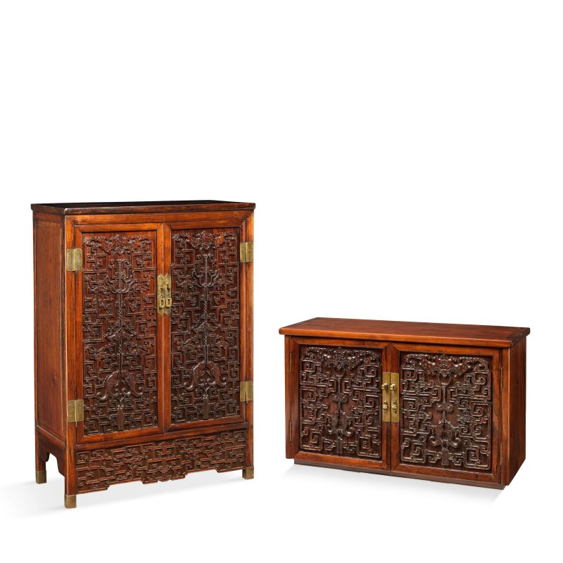 清中期 紅木花梨木雕福慶有餘紋底柜及顶柜 一组两件 | A HUALI AND HONGMU CABINET AND A HAT CHEST - 图9