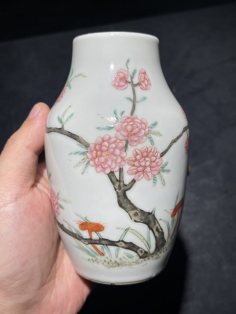 民国 粉彩花卉纹小尊 - 图2
