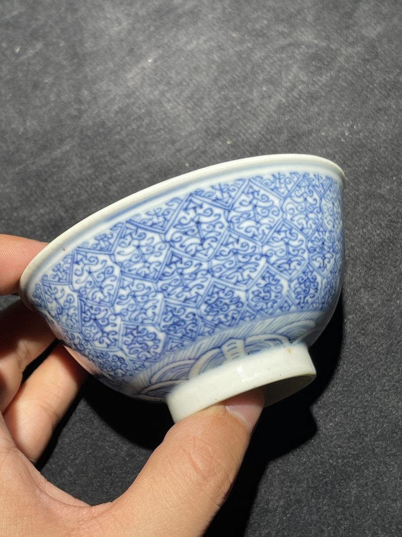 清光绪 青花锦地纹杯 - 图2