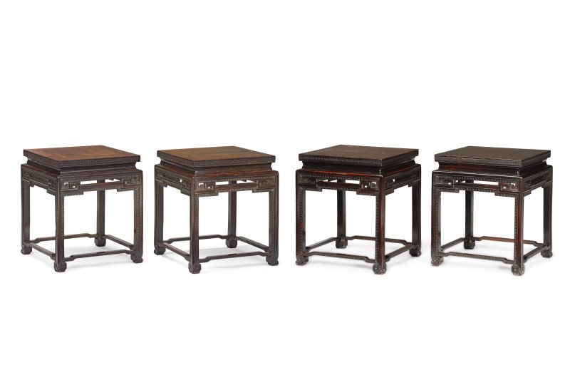 清 紫檀飾面有束腰羅鍋棖方凳 一組四件 | A RARE SET OF FOUR ZITAN-VENEERED SQUARE STOOLS - 图4