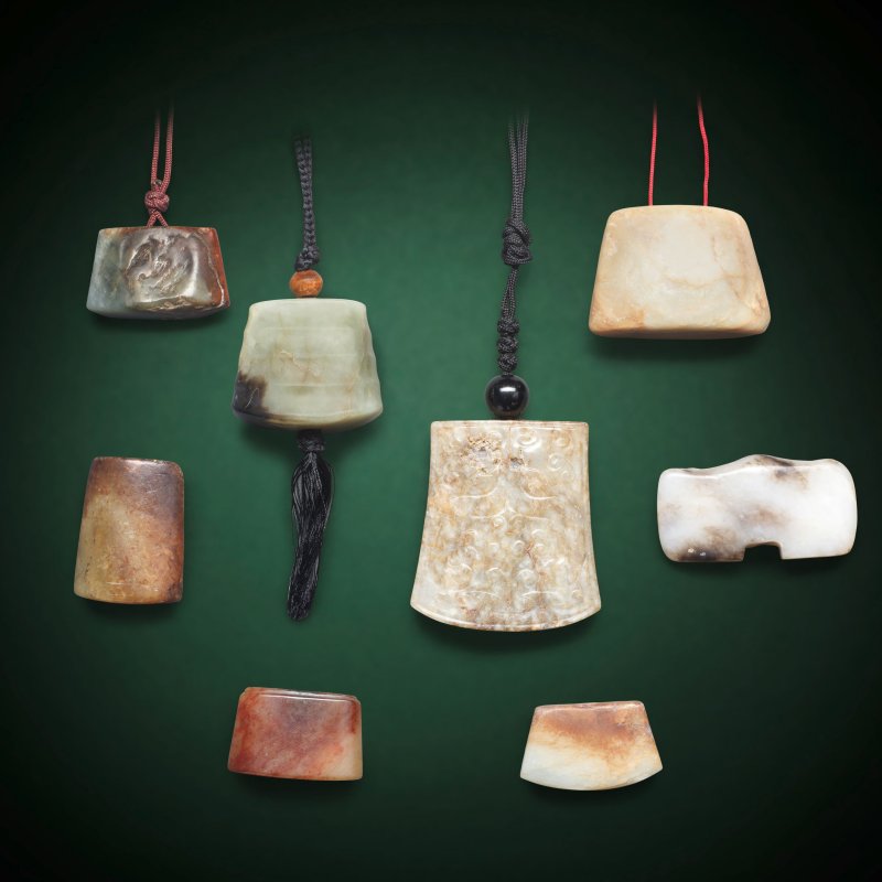 或漢及更晚 玉劍飾一組八件 | A GROUP OF EIGHT JADE SWORD CHAPES AND GUARDS