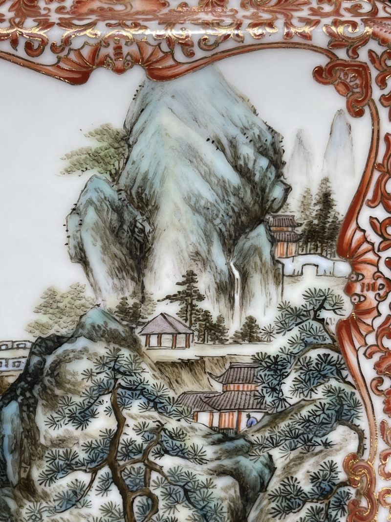 民国 矾红描金开光山水纹方瓶 - 图10
