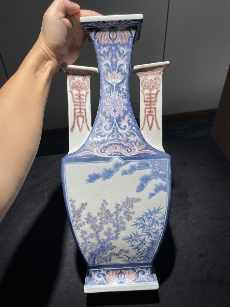 解放初 青花釉里红四方三孔瓶 - 图2