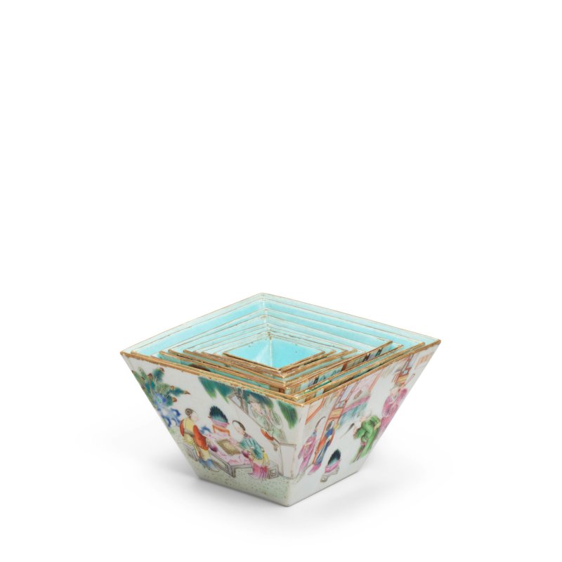 清嘉慶 粉彩西廂記人物故事圖套碗 一組十件 | A RARE SET OF TEN FAMILLE ROSE 'ROMANCE OF THE WESTERN CHAMBER' NESTING BOWLS - 图6