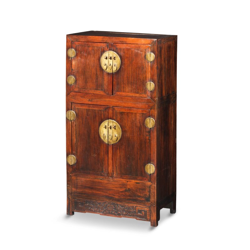 十八世紀 黃花梨飾面紅木拼鐵力木頂箱櫃 | A SMALL HUANGHUALI-VENEER HONGMU AND TIELIMU COMPOUND CABINET - 图2