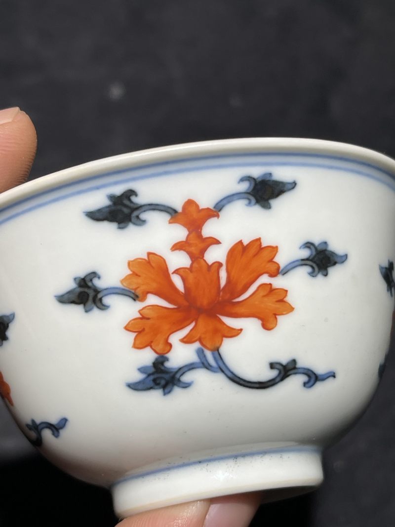 清道光 青花矾红宝相花纹杯 - 图4