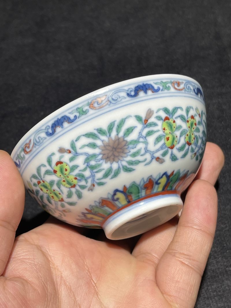 清雍正 斗彩缠枝花果纹小杯 - 图4