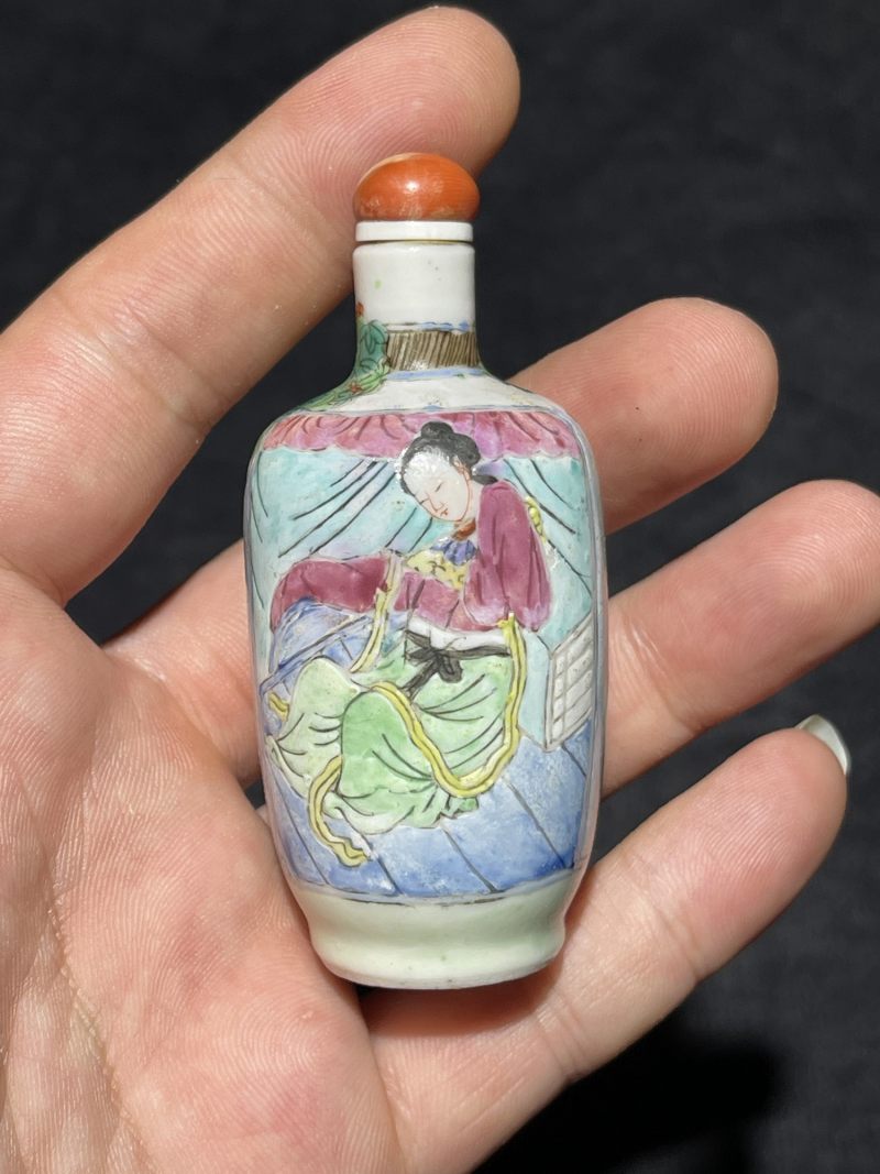 清中期 粉彩仕女纹鼻烟壶 - 图2