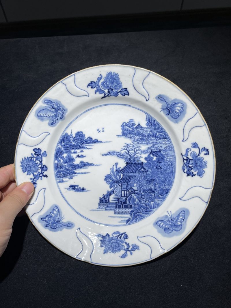清雍正 青花花蝶山水纹盘 - 图2