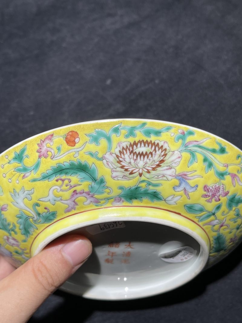 清光绪 黄地洋彩花卉纹盘 - 图6