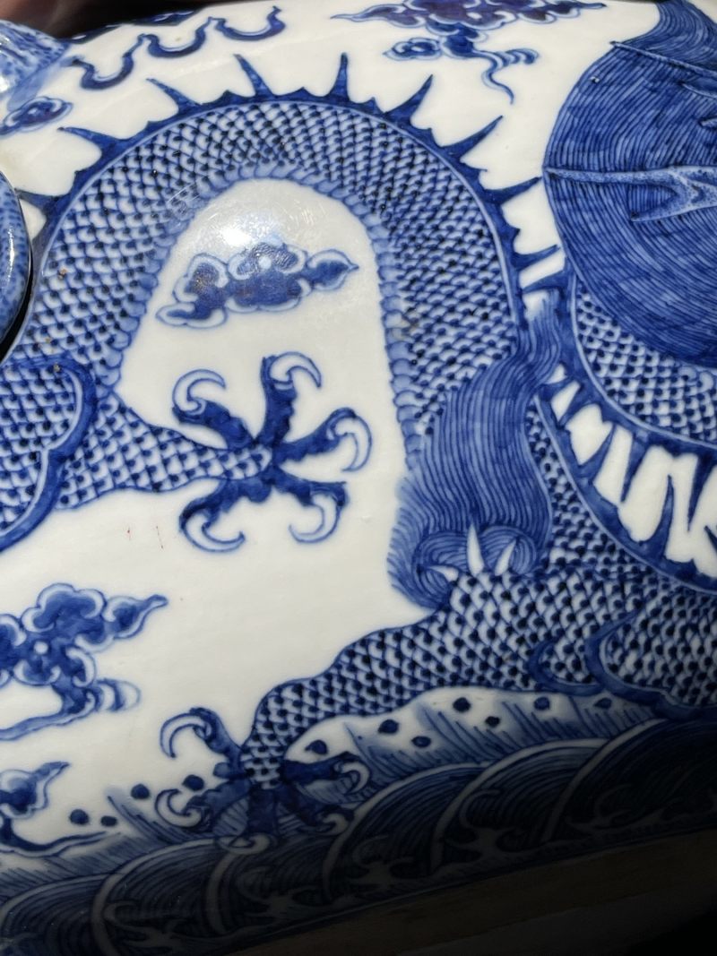 清中期 青花龙纹大三足炉 - 图9