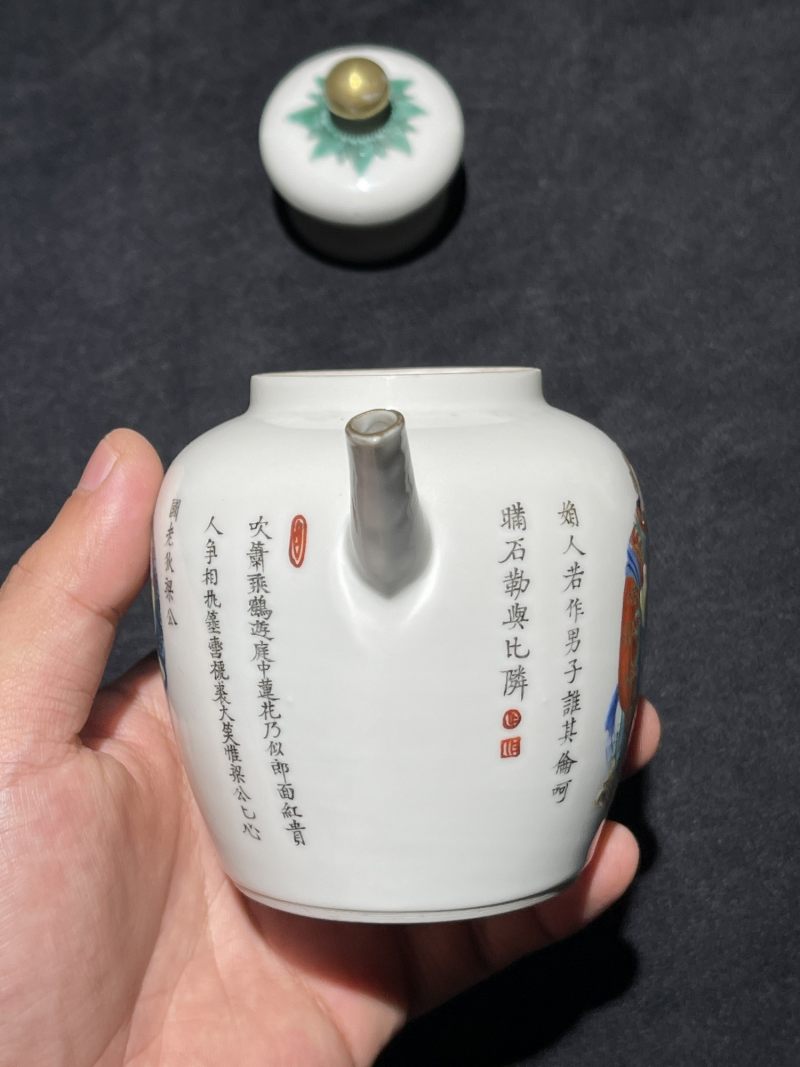 清中期 粉彩无双谱纹执壶 - 图3