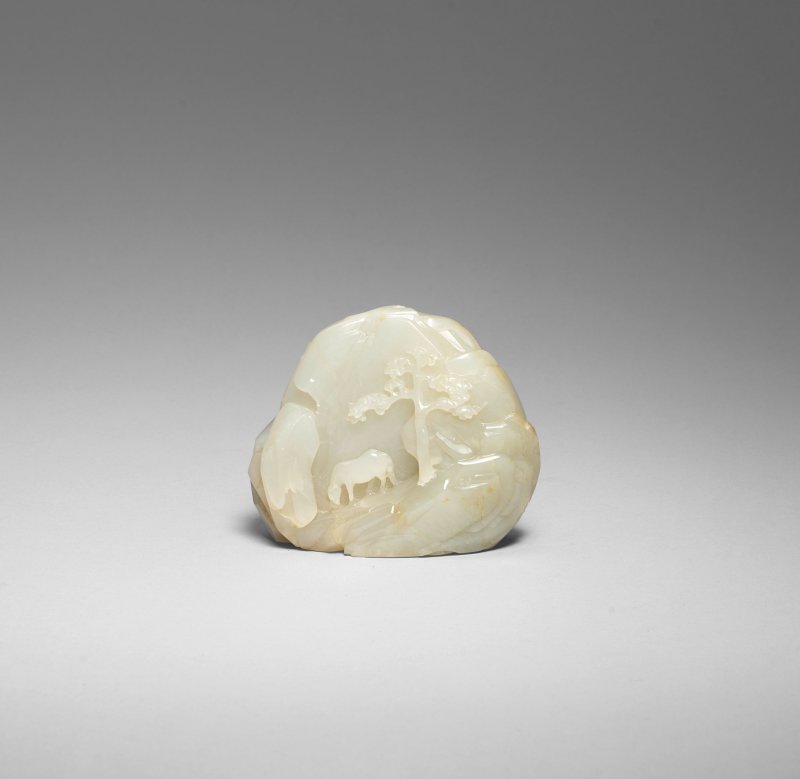 十八世紀 青玉滾馬圖山子 | A SMALL VERY PALE GREEN JADE BOULDER - 图2