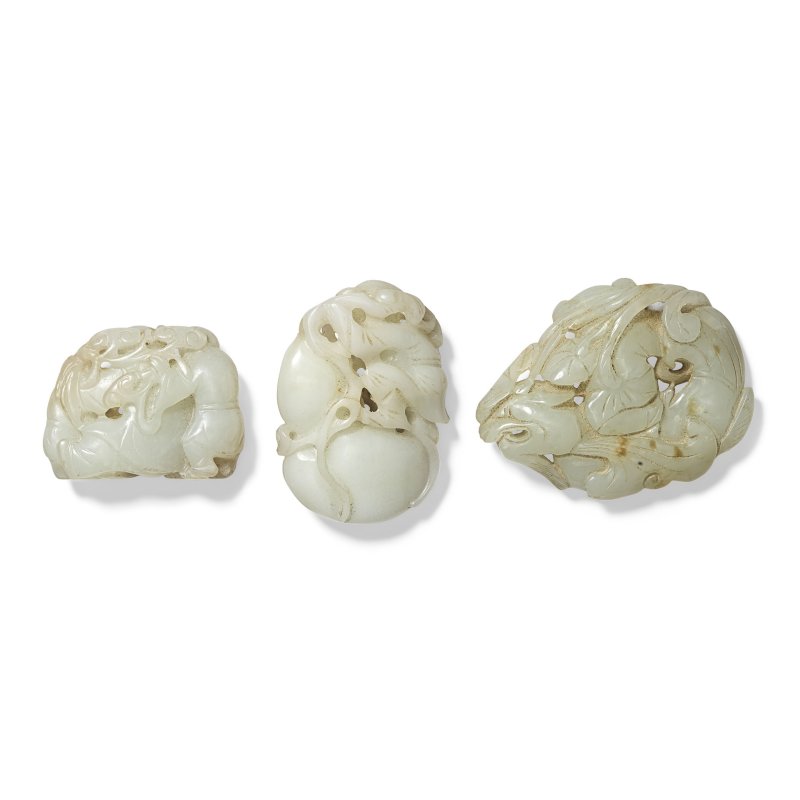 清 玉雕童子三件 | THREE WHITE JADE 'BOYS' CARVINGS - 图2