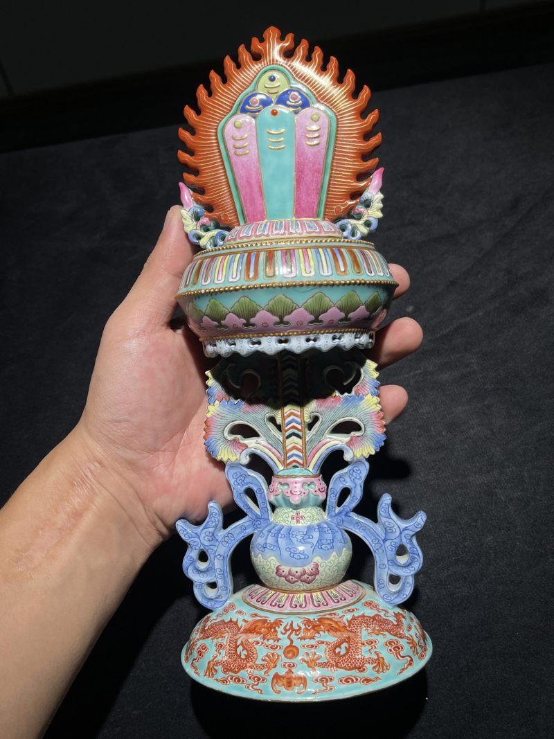 清乾隆 御制绿地洋彩描金八吉祥供器 - 图3