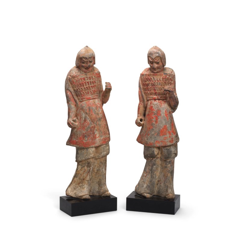 北魏 彩繪陶俑武士像一對 | A PAIR OF PAINTED GREY POTTERY FIGURES OF WARRIORS