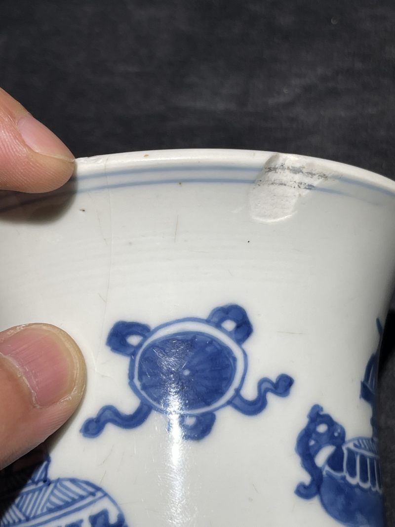 清康熙 青花博古纹束腰笔筒 - 图10