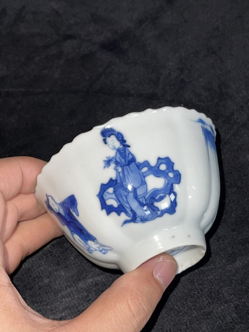 清康熙 青花人物纹花口杯 - 图2