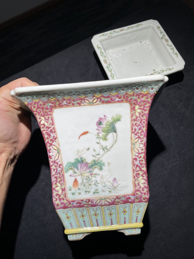 民国 洪宪彩花卉花盆一对 - 图2