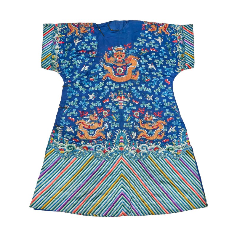 清晚期 藍地緞綉龍紋吉服 | A BLUE-GROUND SILK EMBROIDERED DRAGON ROBE, JIFU
