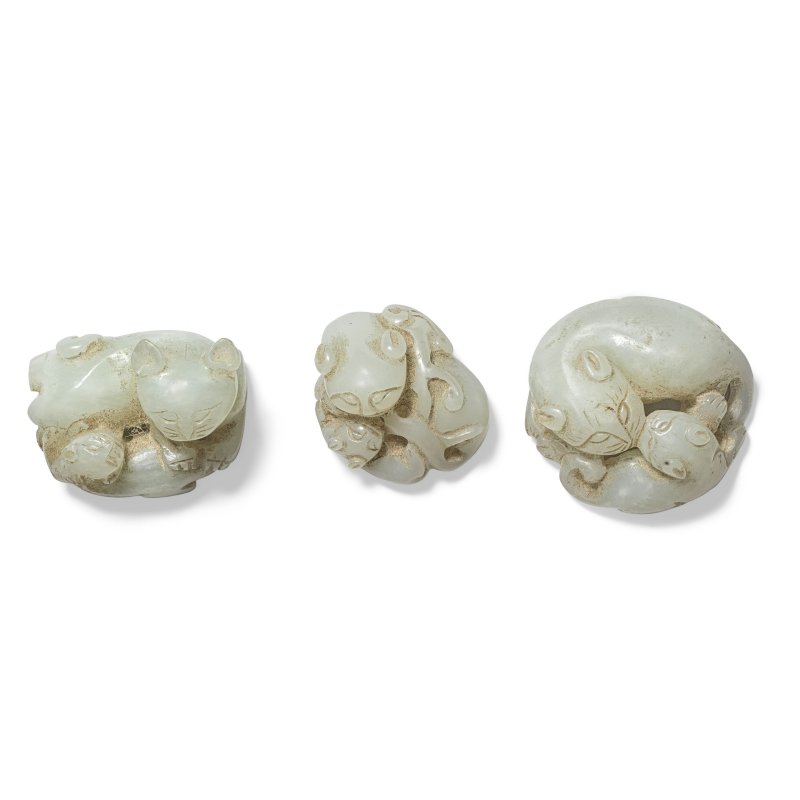 十九世紀 青玉雕貓三件 | THREE PALE GREEN JADE 'CAT GROUP' CARVINGS - 图2