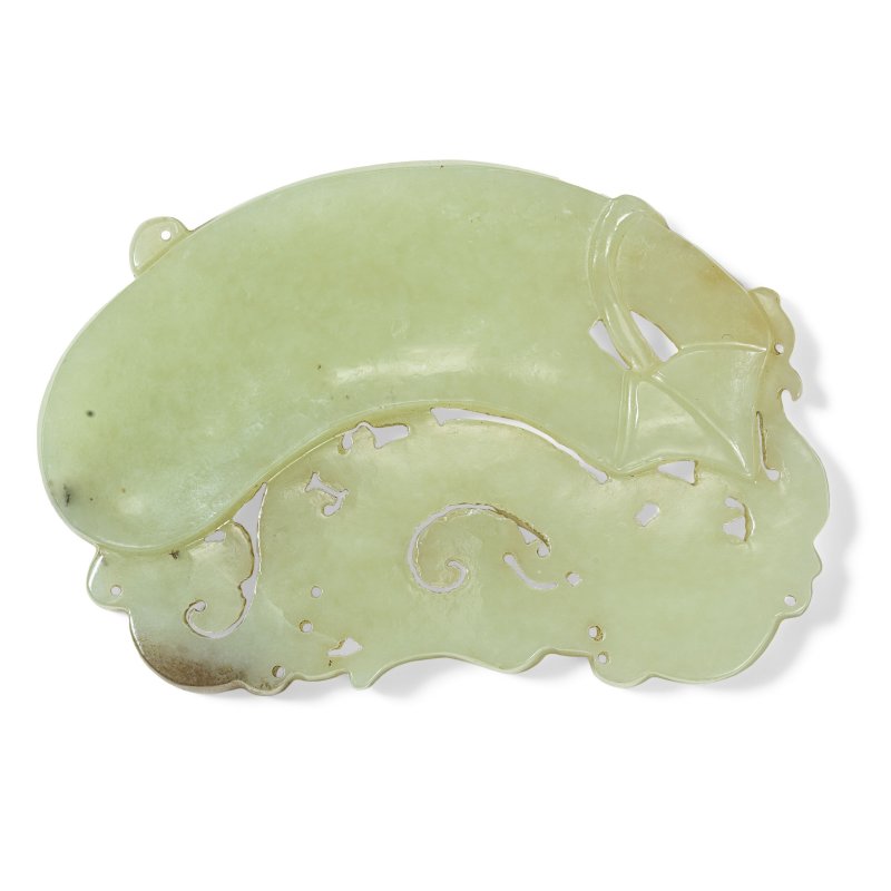 清晚期 青黃玉雕螭龍紋珮 | A YELLOWISH GREEN JADE PENDANT - 图2