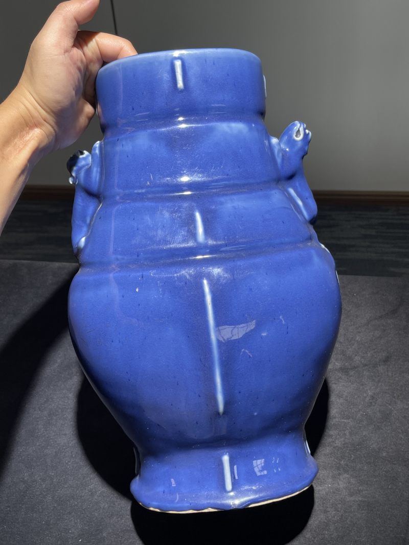 清乾隆 祭蓝釉瑞兽耳汉壶尊 - 图4
