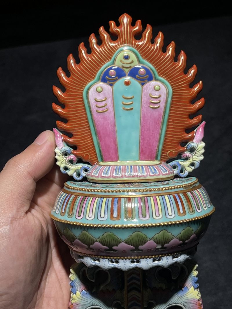 清乾隆 御制绿地洋彩描金八吉祥供器 - 图5