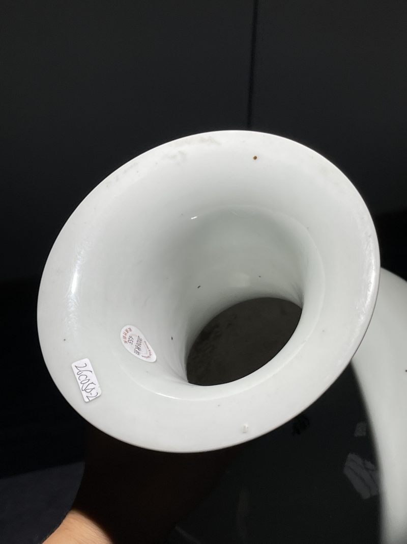 民国 粉彩山水纹大瓶一对 - 图24