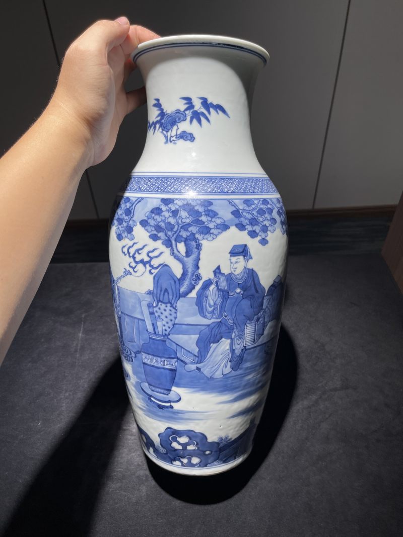 清乾隆 青花汉钟离度吕洞宾纹观音瓶 - 图2