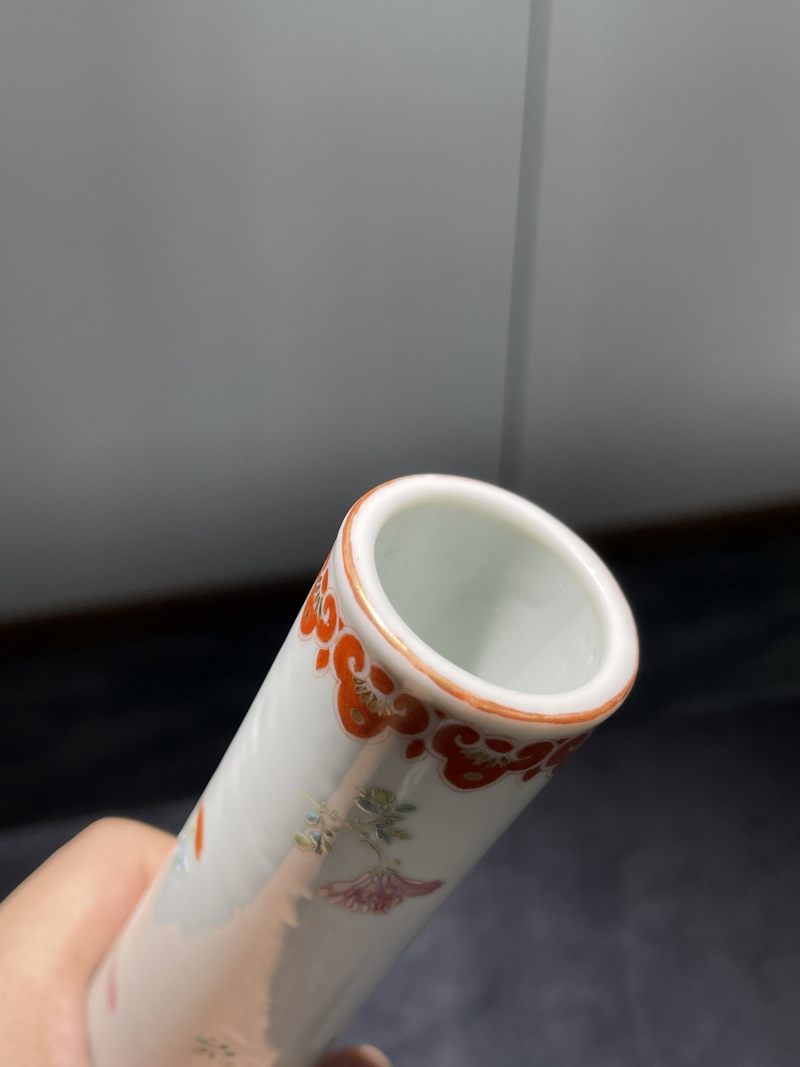 民国 粉彩花卉开光人物纹胆瓶 - 图8