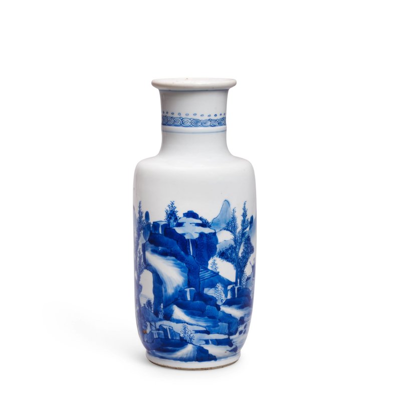 清康熙 青花山水圖棒槌瓶 | A SMALL BLUE AND WHITE ROULEAU VASE - 图4
