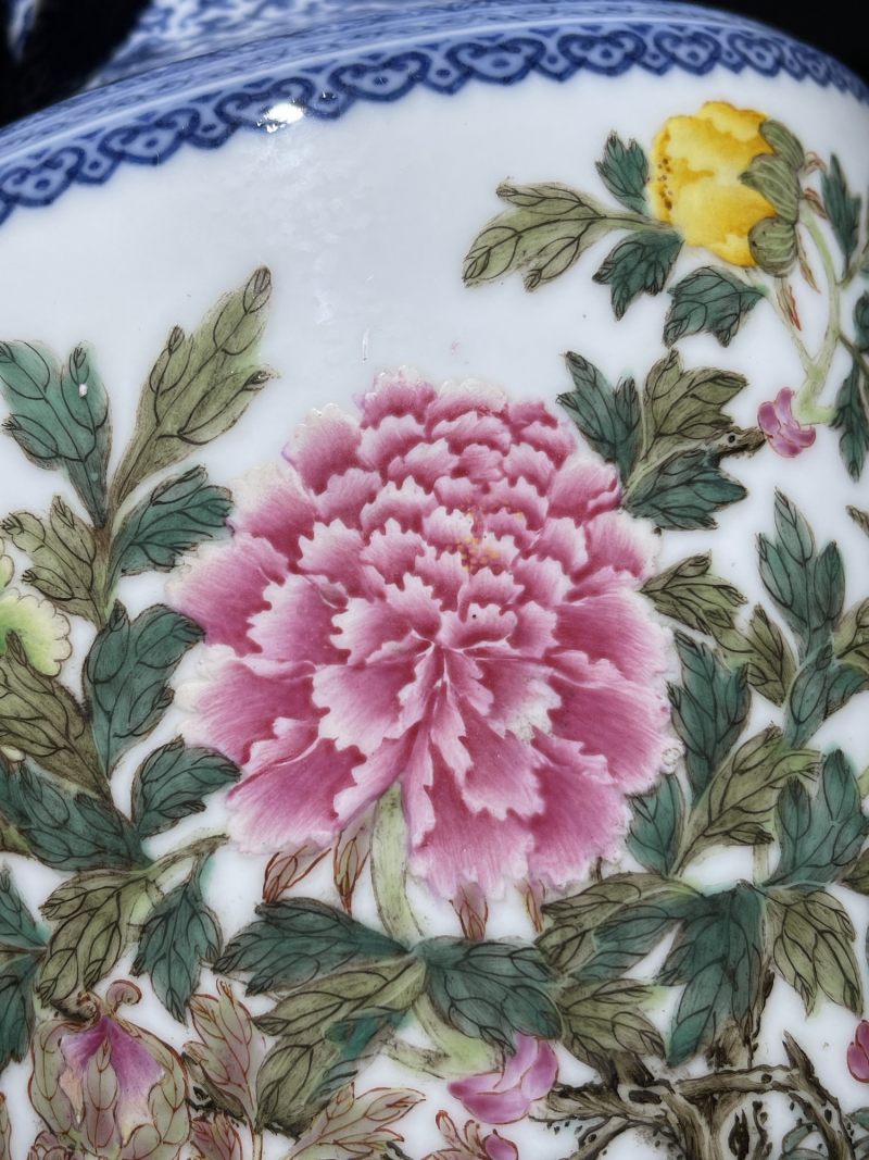 民国 青花粉彩花卉纹灯笼尊 - 图4