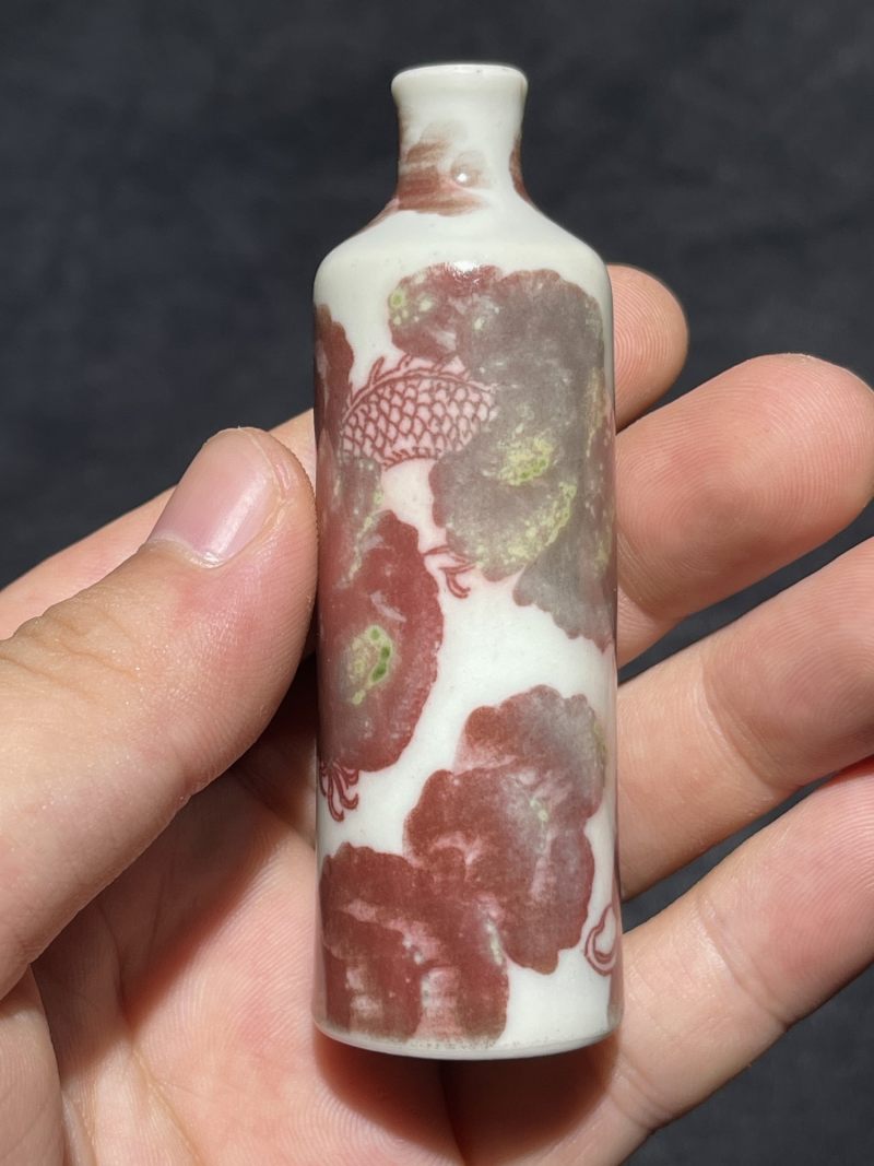 清乾隆 釉里红云龙纹鼻烟壶 - 图3