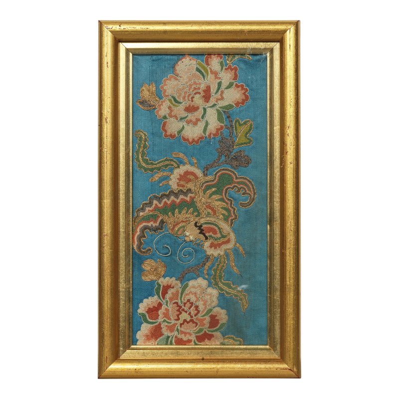 十九世紀 緞綉屏一組 | A GROUP OF EMBROIDERED PANELS AND SLEEVE BANDS - 图25
